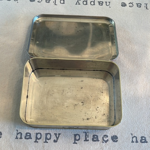 VINTAGE Thorne’s Toffee Tin Box/Christmas Dance Scene - Picture 7 of 7